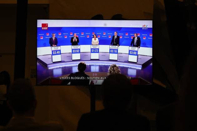 Second Socialist Party Primary Debate PHOTOPQR LE PARISIEN Olivier Arandel Staff Paris October 1, 2026 Paris, France Thursday, October 1, 2026 Politics With the 2027 presidential election approaching, the second major debate in the Socialist and Democratic Left primary Olivier Faure, First Secretary of the Socialist Party (PS), Member of Parliament for Seine-et-Marne Raphaël Glucksmann, Co-President of Place publique, Member of the European Parliament Jérôme Guedj, PS Member of Parliament for Essonne Emmanuel Maurel, former member of the PS, national leader of the Republican and Socialist Left and Member of Parliament for Val-d’Oise; Ségolène Royal, former minister, former Socialist Member of Parliament, former president of the Poitou-Char Copyright: xPHOTOPQR LExPARISIEN MAXPPPxLP OlivierxArandelx(Staff)x 20261001LPA9956 20261001LPA9956
