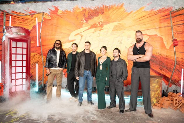 IPA89187999 - London, promotional photos for the movie Street Fighter on Leake Street. Pictured: Jason Momoa, Andrew Koji, Noah Centineo, Callina Laing, Kitao Sakurai, Olivier Richters.  Copyright: xCristinaxMasseix xCristinaxMasseix IPA89187999