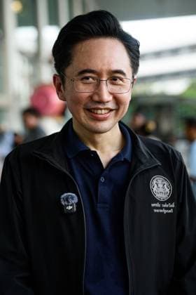 October 1, 2026, Bangkok, Thailand: BANGKOK, THAILAND, OCTOBER 1, 2026: Thai Deputy Prime Minister and Minister of Higher Education, Science, Research and Innovation, Yodchanan Wongsawat visits a flood evacuation site at King MongkutÃ¢â‚¬â ¢s Institute of Technology Ladkrabang (KMITL) in Bangkok, Thailand, as severe flooding continues to affect communities in Lat Krabang and surrounding areas. Bangkok Thailand - ZUMAq101 20261001_zna_q101_179 Copyright: xWatsawatxKoktabtimx