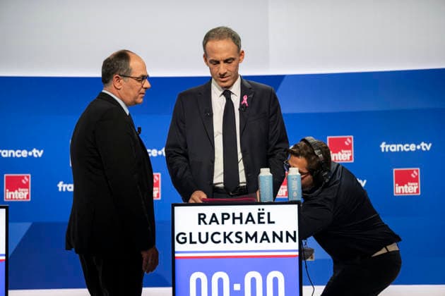 Debate for the Socialist and Democratic Left primary - Paris EB The candidates in the Socialist (PS) and centre-left Place Publique (PP) parties primary ahead of french 2027 presidential election Raphael Glucksmann before a debate on French public TV channel France 2 and French public radio channel France Inter, at Maison de la Radio et de la Musique, in Paris, on October 1, 2026. Photo by Eliot Blondet ABACAPRESS.COM Paris France France  Copyright: xBlondetxEliot ABACAx