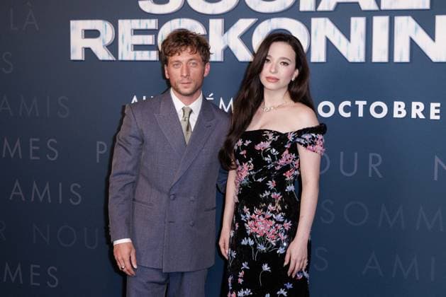 The Social Reckoning Premiere - Paris Jeremy Allen White and Mikey Madison attend the photocall for the premiere of The Social Reckoning held at the Pathe Palace in Paris, France on October 1, 2026. Photo by David Boyer ABACAPRESS.COM Paris France  Copyright: xBoyerxDavid ABACAx
