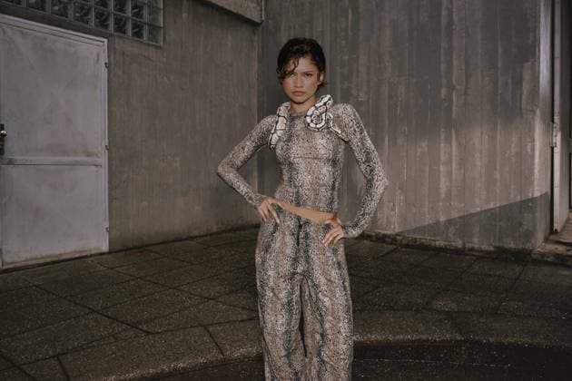 Zendaya unveils her latest collection with sportswear brand On, featuring a bold python print *MANDATORY BYLINE - MUST CREDIT: Courtesy of On Mega* Zendaya unveils her latest collection with sportswear brand On, featuring a bold python print., , It is the second collection the Dune star has co-created as part of her long-running partnership with Swiss brand On, and is showcased by Zendaya in an action movie-inspired campaign that sees her pose with a snake around her neck., , On says the collection - developed alongside Zendaya’s longtime collaborator Law Roach - brings together performance, style and everyday expression., , According to One the action movie-inspired campaign that includes a short film puts movement centre stage. , , Zend  Copyright: xThexMegaxAgencyxCourtesyxofxOn Megax
