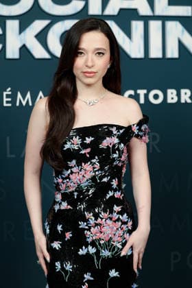 Mikey Madison attends the *THE SOCIAL RECKONING* photocall at Le Pathé Palace on October 1, 2026, in Paris, France 460108 2026 10 01  Copyright: xLionelxGuericolasx xStarfacex STAR_460108_015