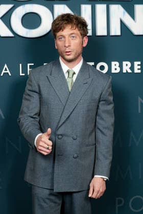 Jeremy Allen White attends the *The Social Reckoning* photocall at Le Pathé Palace on October 1, 2026, in Paris, France 460108 2026 10 01  Copyright: xLionelxGuericolasx xStarfacex STAR_460108_030