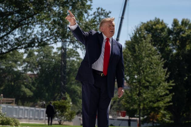 DC: Trump Departure en route Denton, Texas United States President Donald J Trump gestures to members of the media on the South Lawn of the White House, before boarding Marine One in Washington, DC, USA on Thursday, October 1, 2026. President Trump and Vice President Vance are expected to be on the campaign trail almost every day in October, as surveys show Republicans rapidly losing ground amid voter anger over the economy and the war in Iran. Credit: CNP AdMedia EDITORIAL USE ONLY  Copyright: xx AdMediax admphotosthree018790