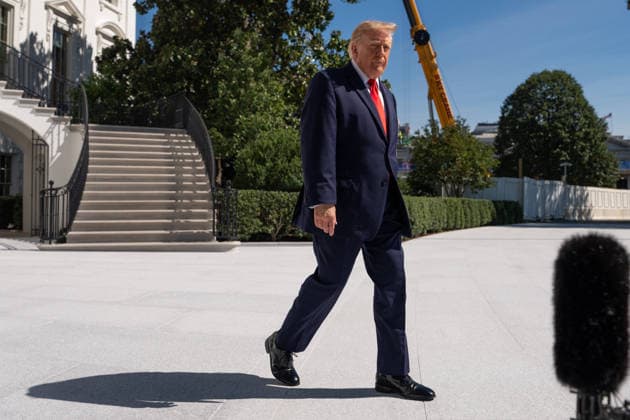 DC: Trump Departure en route Denton, Texas United States President Donald J Trump walks on the South Lawn of the White House before boarding Marine One in Washington, DC, USA, on Thursday, October 1, 2026. President Trump and Vice President Vance are expected to be on the campaign trail almost every day in October, as surveys show Republicans rapidly losing ground amid voter anger over the economy and the war in Iran. Credit: CNP AdMedia EDITORIAL USE ONLY  Copyright: xx AdMediax admphotosthree018792