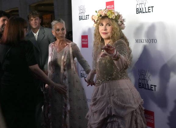 October 1, 2026, New York, Ny, USA: SARAH JESSICA PARKER and STEVIE NICKS attend the New York City Ballet Fall Gala 2026, .Lincoln Center, NYC.September 29, 2026. New York USA - ZUMAms4_ 20261001_faf_ms4_010 Copyright: xSoniaxMoskowitzxGordonx