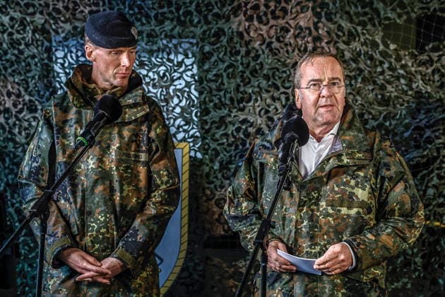 Innovations are being put to the test by the German Army. Demonstrators are presented to the Federal Minister of Defense amid steady rain. Press statements by Boris Pistorius, Federal Minister of Defense; Lieutenant General Dr. Christian Freuding, Inspector of the Army; Bergen Military Training Area; Lower Saxony Firing Range; Celle County, Germany