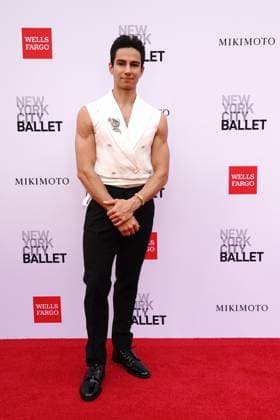 Roman Mejia at arrivals for New York City Ballet 2026 Fall Fashion Gala, David H. Koch Theater at Lincoln Center, New York, NY, October 01, 2026. Photo By: Kristin Callahan Everett Collection New York City Ballet 2026 Fall Fashion Gala PUBLICATIONXNOTxINxCANxCHNxFRAxITAxJPNxNORxPOLxRUSxESPxUKxUSA