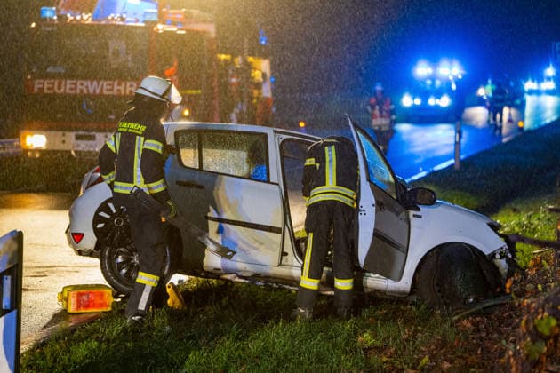 Two Cars Collide Head-On; Both Drivers Seriously Injured On October 1, 2026, at approximately 6:30 p.m., two cars collided head-on on the L3408 between Löhrbach and Birkenau. Both drivers were seriously injured and, after receiving initial medical treatment, were taken to a hospital. A