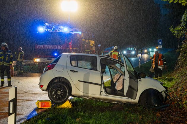 Two Cars Collide Head-On; Both Drivers Seriously Injured On October 1, 2026, at approximately 6:30 p.m., two cars collided head-on on the L3408 between Löhrbach and Birkenau. Both drivers were seriously injured and, after receiving initial medical treatment, were taken to a hospital. A