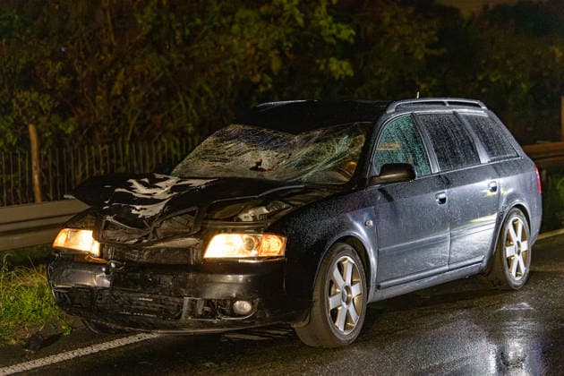 Cyclist Struck by Car on Highway and Fatally Injured; 14 Vehicles Involved On the night of October 2, 2026, a fatal accident occurred on the A 66 between Wallau and the Wiesbaden Interchange. A cyclist was stru