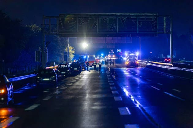 Cyclist Struck by Car on Highway and Fatally Injured; 14 Vehicles Involved On the night of October 2, 2026, a fatal accident occurred on the A 66 between Wallau and the Wiesbaden Interchange. A cyclist was stru
