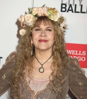 October 1, 2026, New York, New York, USA: Singer from rock band Fleetwood Mac, STEVIE NICKS wearing a dress by Mikimoto seen during the red carpet arrivals for the New York City Fall Ballet Fall 2026 Gala held at the David Koch Theater at Lincoln Center. New York USA - ZUMAk03_ 20261001_zaf_k03_106 Copyright: xNancyxKaszermanx