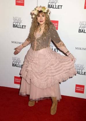 October 1, 2026, New York, New York, USA: Singer from rock band Fleetwood Mac, STEVIE NICKS wearing a dress by Mikimoto seen during the red carpet arrivals for the New York City Fall Ballet Fall 2026 Gala held at the David Koch Theater at Lincoln Center. New York USA  - ZUMAk03_ 20261001_zaf_k03_102 Copyright: xNancyxKaszermanx