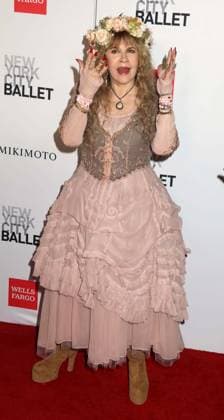 October 1, 2026, New York, New York, USA: Singer from rock band Fleetwood Mac, STEVIE NICKS wearing a dress by Mikimoto seen during the red carpet arrivals for the New York City Fall Ballet Fall 2026 Gala held at the David Koch Theater at Lincoln Center. New York USA - ZUMAk03_ 20261001_zaf_k03_108 Copyright: xNancyxKaszermanx