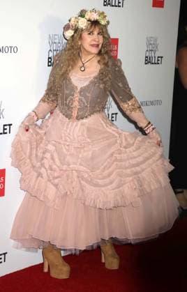 October 1, 2026, New York, New York, USA: Singer from rock band Fleetwood Mac, STEVIE NICKS wearing a dress by Mikimoto seen during the red carpet arrivals for the New York City Fall Ballet Fall 2026 Gala held at the David Koch Theater at Lincoln Center. New York USA  - ZUMAk03_ 20261001_zaf_k03_086 Copyright: xNancyxKaszermanx