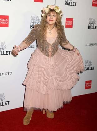 October 1, 2026, New York, New York, USA: Singer from rock band Fleetwood Mac, STEVIE NICKS wearing a dress by Mikimoto seen during the red carpet arrivals for the New York City Fall Ballet Fall 2026 Gala held at the David Koch Theater at Lincoln Center. New York USA  - ZUMAk03_ 20261001_zaf_k03_089 Copyright: xNancyxKaszermanx