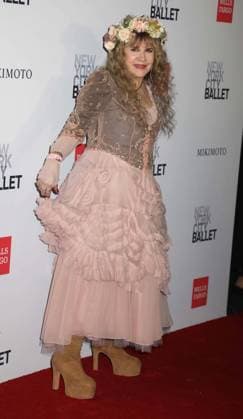 October 1, 2026, New York, New York, USA: Singer from rock band Fleetwood Mac, STEVIE NICKS wearing a dress by Mikimoto seen during the red carpet arrivals for the New York City Fall Ballet Fall 2026 Gala held at the David Koch Theater at Lincoln Center. New York USA - ZUMAk03_ 20261001_zaf_k03_087 Copyright: xNancyxKaszermanx
