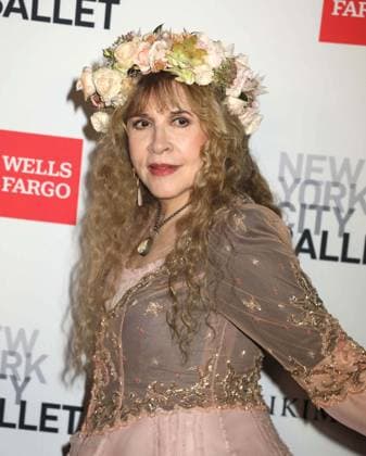 October 1, 2026, New York, New York, USA: Singer from rock band Fleetwood Mac, STEVIE NICKS wearing a dress by Mikimoto seen during the red carpet arrivals for the New York City Fall Ballet Fall 2026 Gala held at the David Koch Theater at Lincoln Center. New York USA - ZUMAk03_ 20261001_zaf_k03_093 Copyright: xNancyxKaszermanx
