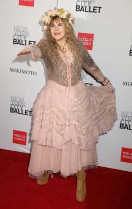 October 1, 2026, New York, New York, USA: Singer from rock band Fleetwood Mac, STEVIE NICKS wearing a dress by Mikimoto seen during the red carpet arrivals for the New York City Fall Ballet Fall 2026 Gala held at the David Koch Theater at Lincoln Center. New York USA - ZUMAk03_ 20261001_zaf_k03_097 Copyright: xNancyxKaszermanx