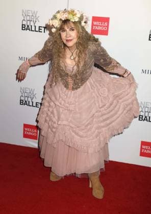 October 1, 2026, New York, New York, USA: Singer from rock band Fleetwood Mac, STEVIE NICKS wearing a dress by Mikimoto seen during the red carpet arrivals for the New York City Fall Ballet Fall 2026 Gala held at the David Koch Theater at Lincoln Center. New York USA - ZUMAk03_ 20261001_zaf_k03_098 Copyright: xNancyxKaszermanx
