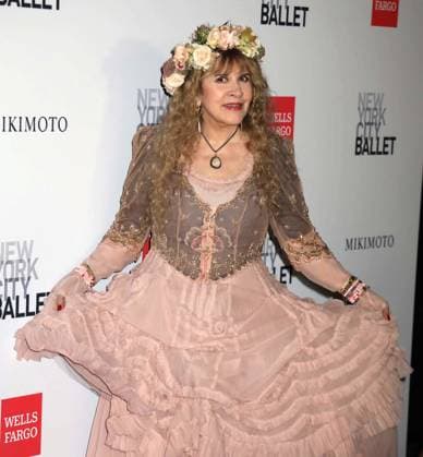 October 1, 2026, New York, New York, USA: Singer from rock band Fleetwood Mac, STEVIE NICKS wearing a dress by Mikimoto seen during the red carpet arrivals for the New York City Fall Ballet Fall 2026 Gala held at the David Koch Theater at Lincoln Center. New York USA - ZUMAk03_ 20261001_zaf_k03_085 Copyright: xNancyxKaszermanx