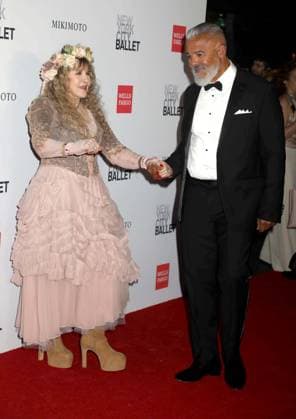 October 1, 2026, New York, New York, USA: Singer from rock band Fleetwood Mac, STEVIE NICKS wearing a dress by Mikimoto seen during the red carpet arrivals for the New York City Fall Ballet Fall 2026 Gala held at the David Koch Theater at Lincoln Center. New York USA - ZUMAk03_ 20261001_zaf_k03_088 Copyright: xNancyxKaszermanx