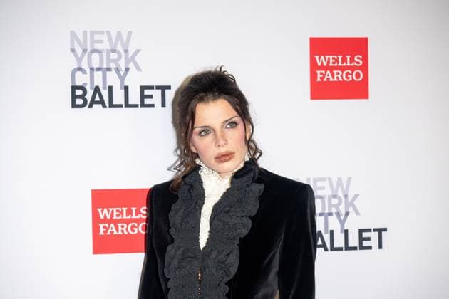 October 1, 2026, New York, New York, United States: Julia Fox attends.The New York City Ballet 2026 Fall Gala at David H. Koch Theater, Lincoln Center on October 01, 2026 in New York City. New York United States - ZUMAs197 20261001_aaa_s197_896 Copyright: xRonxAdarx