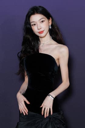 Messika Spring Summer 2027 Fashion Show During Paris Fashion Week: Celebrity Arrivals—Mengling Yi 460109 October 1, 2026, Paris, France  Copyright: xSebastienxFremontx xStarfacex STAR_460109_012