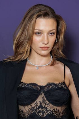 Messika Spring Summer 2027 Fashion Show during Paris Fashion Week: Celebrity Arrivals—Sümeyye Aydogan 460109 October 1, 2026, Paris, France Copyright: xSebastienxFremontx xStarfacex STAR_460109_102