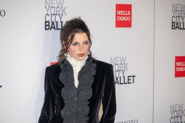 October 1, 2026, New York, New York, United States: Julia Fox attends.The New York City Ballet 2026 Fall Gala at David H. Koch Theater, Lincoln Center on October 01, 2026 in New York City. New York United States  - ZUMAs197 20261001_aaa_s197_912 Copyright: xRonxAdarx