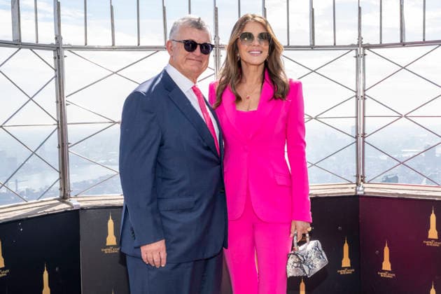 October 1, 2026, New York, New York, USA: WILLIAM P. LAUDER and ELIZABETH HURLEY visit the Empire State Building in New York to honor Breast Cancer Awareness Month and the Breast Cancer Campaign with The Estee Lauder Company. 1 October 2026 New York USA  - ZUMAa265 20261001_zep_a265_053 Copyright: xEricxAcquayex
