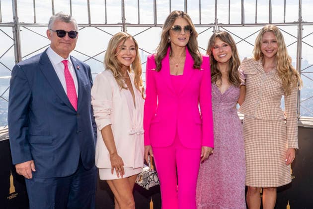 October 1, 2026, New York, New York, USA: WILLIAM P. LAUDER, BRIDGET BAHL, ELIZABETH HURLEY, KATIE THURSTON and MIRANDA MCKEON visit the Empire State Building in New York to honor Breast Cancer Awareness Month and the Breast Cancer Campaign with The Estee Lauder Company. 1 October 2026 New York USA  - ZUMAa265 20261001_zep_a265_048 Copyright: xEricxAcquayex