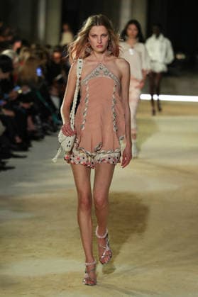 PFW - Isabel Marant Runway A model walks the runway during the Balmain Womenswear Spring Summer 2027 show as part of Paris Fashion Week on September 30, 2026 in Paris, France. Photo by Alain-Gil Gonzalez ABACAPRESS.COM Paris France  Copyright: xGonzalezxAlain-Gil ABACAx