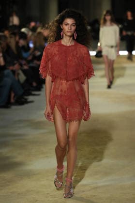 PFW - Isabel Marant Runway A model walks the runway during the Balmain Womenswear Spring Summer 2027 show as part of Paris Fashion Week on September 30, 2026 in Paris, France. Photo by Alain-Gil Gonzalez ABACAPRESS.COM Paris France  Copyright: xGonzalezxAlain-Gil ABACAx