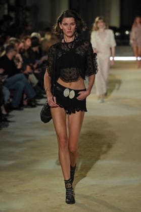 PFW - Isabel Marant Runway A model walks the runway during the Balmain Womenswear Spring Summer 2027 show as part of Paris Fashion Week on September 30, 2026 in Paris, France. Photo by Alain-Gil Gonzalez ABACAPRESS.COM Paris France  Copyright: xGonzalezxAlain-Gil ABACAx