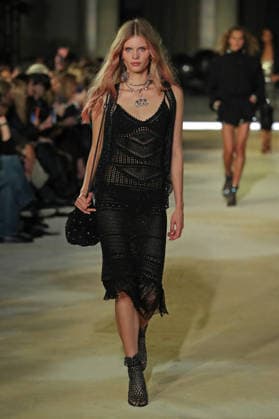 PFW - Isabel Marant Runway A model walks the runway during the Balmain Womenswear Spring Summer 2027 show as part of Paris Fashion Week on September 30, 2026 in Paris, France. Photo by Alain-Gil Gonzalez ABACAPRESS.COM Paris France  Copyright: xGonzalezxAlain-Gil ABACAx