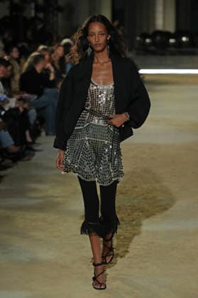 PFW - Isabel Marant Runway A model walks the runway during the Balmain Womenswear Spring Summer 2027 show as part of Paris Fashion Week on September 30, 2026 in Paris, France. Photo by Alain-Gil Gonzalez ABACAPRESS.COM Paris France  Copyright: xGonzalezxAlain-Gil ABACAx