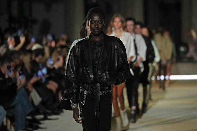 PFW - Isabel Marant Runway A model walks the runway during the Balmain Womenswear Spring Summer 2027 show as part of Paris Fashion Week on September 30, 2026 in Paris, France. Photo by Alain-Gil Gonzalez ABACAPRESS.COM Paris France  Copyright: xGonzalezxAlain-Gil ABACAx