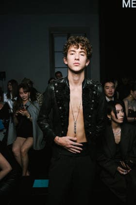 Guest at the Messika Spring Summer 2027 Women’s Ready-to-Wear Collection fashion show during Paris Fashion Week (PFW) at the Grand Palais on October 1, 2026. Sam Delpech, Bestimage. Celebrities at Messika’s Spring Summer 2027 Women’s’s Ready-to-Wear Collection fashion show at Paris Fashion Week (PFW) at the Grand Palais on October 1, 2026, Paris, France Copyright: xSamxDelpechx xBestimagexSamxDelpechx xBestimagex