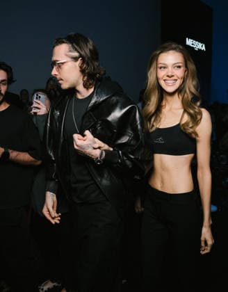 Brooklyn Beckham and his wife Nicola Peltz at the Messika Spring Summer 2027 Women’s Ready-to-Wear Collection fashion show during Paris Fashion Week (PFW) at the Grand Palais on October 1, 2026. Sam Delpech, Bestimage. Celebs at Messika’s Spring Summer 2027 Women’s Ready-to-Wear Collection fashion show during Paris Fashion Week (PFW) at the Grand Palais on October 1, 2026, Paris, France  Copyright: xSamxDelpechx xBestimagexSamxDelpechx xBestimagex