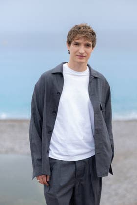 8th Cinéroman Festival - En Haut De La Pile Photocall Aliocha Schneider attends the photocall of the film En Haut De La Pile during the 8th Cinéroman Festival on the Promenade des Anglais in Nice, France on October 1, 2026. Photo by Shootpix ABACAPRESS.COM Nice France  Copyright: xShootpix ABACAx