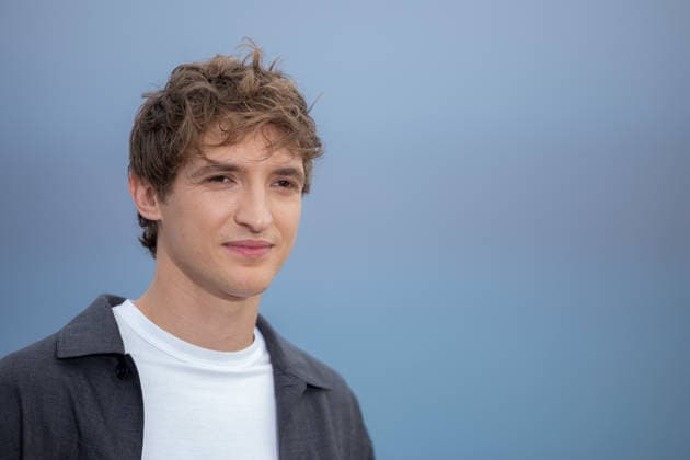 8th Cinéroman Festival - En Haut De La Pile Photocall Aliocha Schneider attends the photocall of the film En Haut De La Pile during the 8th Cinéroman Festival on the Promenade des Anglais in Nice, France on October 1, 2026. Photo by Shootpix ABACAPRESS.COM Nice France  Copyright: xShootpix ABACAx