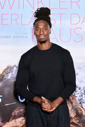 Eugene Boateng at the special screening of the movie *Mrs. Winkler Leaves the House* at Cinema Paris, Berlin, October 1, 2026 Foto:xS.xGabschx xFuturexImagex winkler_6001