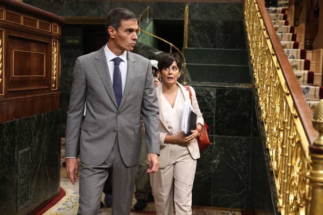 Congress Votes on Housing Decrees Prime Minister Pedro Sánchez and Minister of Housing and Urban Agenda Isabel Rodríguez upon their arrival at a plenary session in the Congress of Deputies on October 2, 2026, in Madrid, Spain. Congress is voting today on whether to ratify or repeal the two Royal Decrees on housing issued by the government this week in the Official State Gazette (BOE). Specifically, these are Royal Decree-Law 26 2026, of September 29, which adopts urgent measures to protect the social function of housing and expand the supply of affordable housing, and Royal Decree-Law 27 2026, of September 29, adopting urgent measures to strengthen the stability of lease agreements for primary residences OCTOBER 2, 2026 PIXELADA Madrid Mad Copyright: xEduardoxParrax 7814541