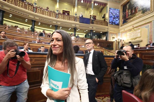 Congress Votes on Housing Decrees Miriam Nogueras, spokesperson for Junts in Congress, upon her arrival at a plenary session in the Congress of Deputies on October 2, 2026, in Madrid, Spain. Congress is voting today on whether to ratify or repeal the two Royal Decrees on housing issued by the government this week in the Official State Gazette (BOE). Specifically, these are Royal Decree-Law No. 26 of 2026, dated September 29, which adopts urgent measures to protect the social function of housing and expand the supply of affordable housing, and Royal Decree-Law 27 2026, of September 29, adopting urgent measures to strengthen the stability of lease agreements for primary residences. OCTOBER 2, 2026 Madrid, Spain  Copyright: xEduardoxParrax 7814544