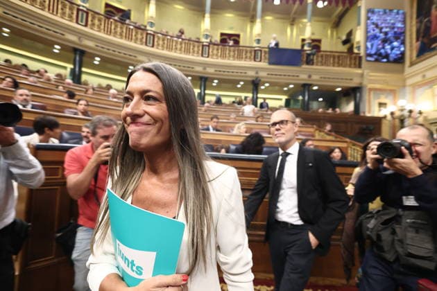 Congress Votes on Housing Decrees Miriam Nogueras, spokesperson for Junts in Congress, upon her arrival at a plenary session in the Congress of Deputies on October 2, 2026, in Madrid, Spain. Congress is voting today on whether to ratify or repeal the two Royal Decrees on housing issued by the government this week in the Official State Gazette (BOE). Specifically, these are Royal Decree-Law No. 26 of 2026, dated September 29, which adopts urgent measures to protect the social function of housing and expand the supply of affordable housing, and Royal Decree-Law 27 2026, of September 29, adopting urgent measures to strengthen the stability of lease agreements for primary residences. OCTOBER 2, 2026 Madrid, Spain Copyright: xEduardoxParrax 7814545