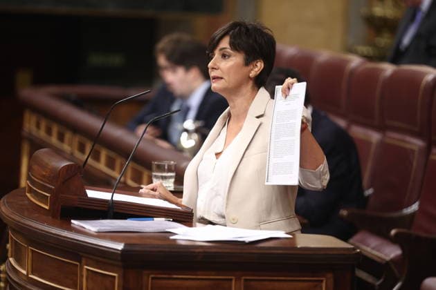Congress Votes on Housing Decrees The Minister of Housing and Urban Agenda, Isabel Rodríguez, speaks during a plenary session in the Congress of Deputies on October 2, 2026, in Madrid, Spain. Congress is voting today on whether to ratify or repeal the two Royal Decrees on housing issued by the government this week in the Official State Gazette (BOE). Specifically, these are Royal Decree-Law 26 2026, dated September 29, which adopts urgent measures to protect the social function of housing and expand the supply of affordable housing, and Royal Decree-Law 27 2026, of September 29, adopting urgent measures to strengthen the stability of lease agreements for primary residences. OCTOBER 2, 2026 Madrid, Madrid, Spain Copyright: xEduardoxParrax 7814574