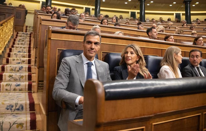Congress Votes on Housing Decrees I D Prime Minister Pedro Sánchez, Second Vice President and Minister of Labor and Social Economy Yolanda Díaz, and the Third Vice President and Minister for Ecological Transition and the Demographic Challenge, Sara Aagesen, during a plenary session in the Congress of Deputies on October 2, 2026, in Madrid, Spain. Congress is voting today on whether to ratify or repeal the two Royal Decrees on housing issued by the government this week in the Official State Gazette (BOE). Specifically, these are Royal Decree-Law 26 of 2026, dated September 29, which adopts urgent measures to protect the social function of housing and expand the supply of affordable housing, and Royal Decree-Law 27 2026, dated September 29, Copyright: xEduardoxParrax 7814583